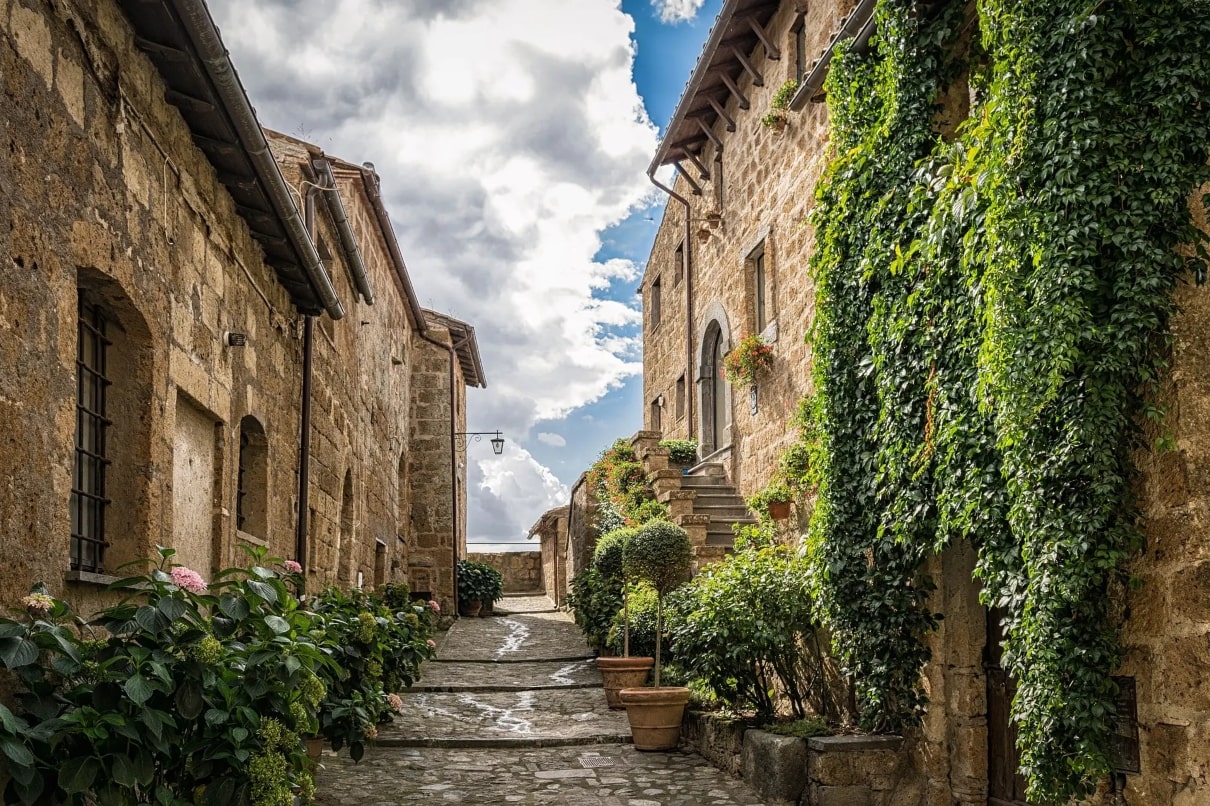 Old stone italian alleyway