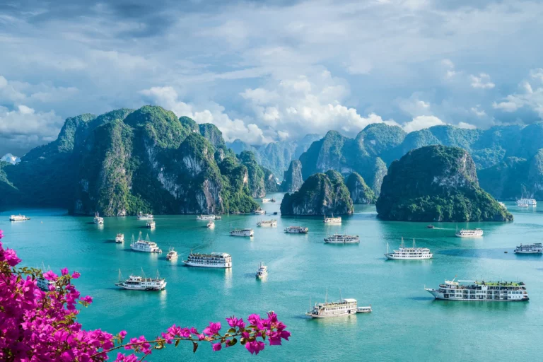 halong-bay-vietnam-travel-ghardy-tours