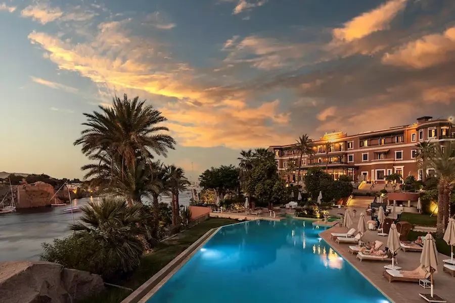 luxury hotel in egypt, hotel pool and palm trees