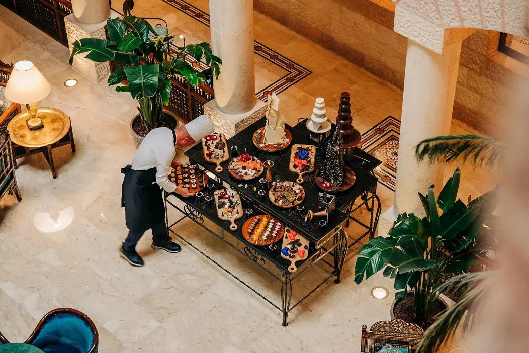 Chef preparing food in Jordan luxury hotel hosted by Ghardy Tours